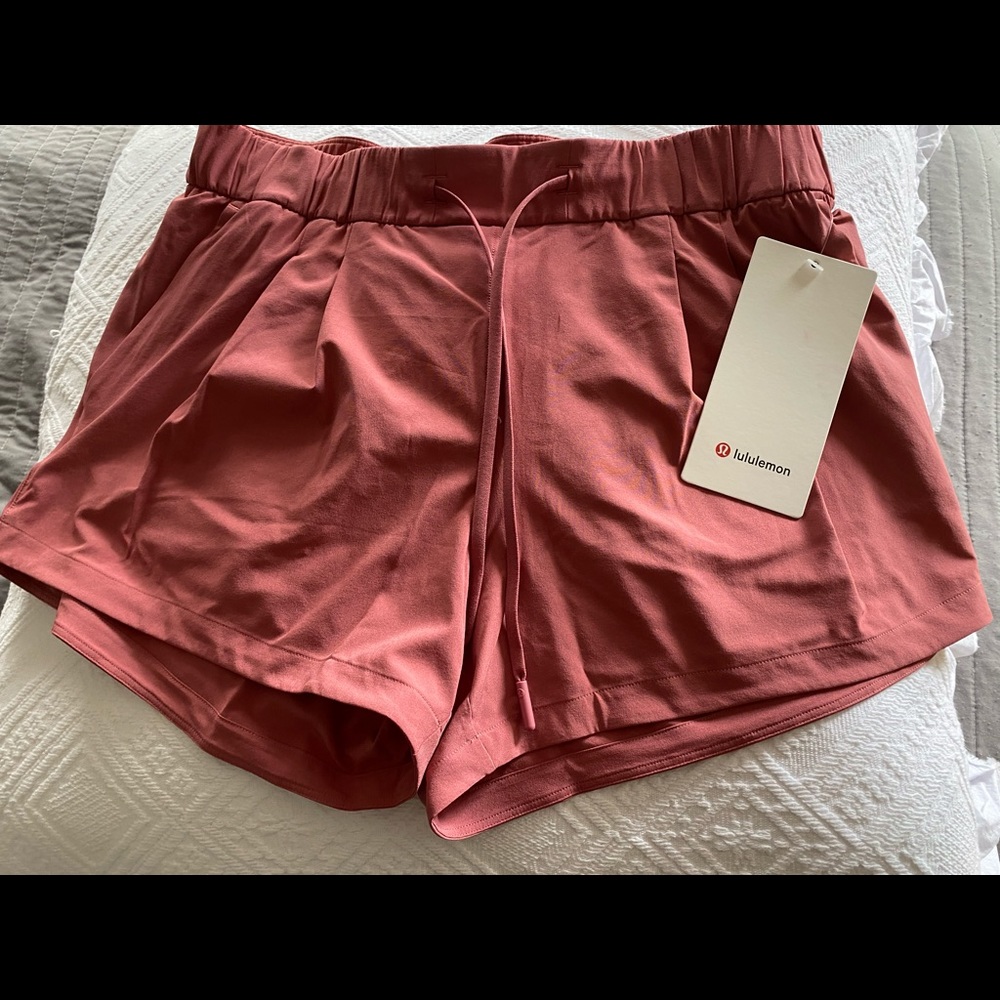 Lululemon Stroll at Sundown Shorts